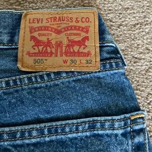 Vintage Levi 505 30” 32”